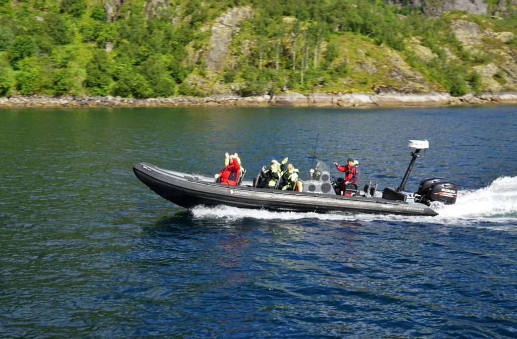 Bilde av rib-båt på sjøen, illustrasjonsfoto, personskade
